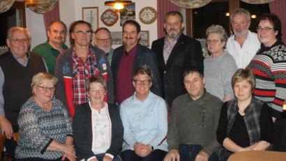 Bild: dl
Die Kandidaten der CSU-Liste für die Gemeinderatswahlen in Thanstein. Ortsvorsitzender und Gemeinderat Josef Reitinger (hintere Reihe, Mitte) freute sich über ein ausgewogenes Angebot an Kandidaten.