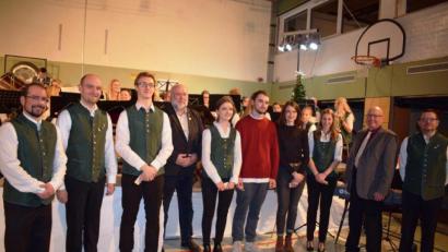 Bild: e
Ehrungen (von links): Manuel Jung, Christopher Braunisch, Tommes Rute, Werner Stein (Kreisvorsitzender), Eva Wismeth, Benedikt Wismeth, Amelie Wismeth, Kristin Gräml, Gerhard Engl (Bezirksvorsitzender), Daniel Haller