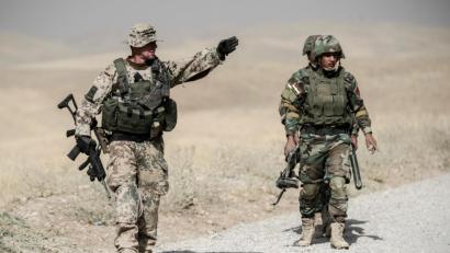 Bild: Michael Kappeler/dpa
Von 2015 bis 2017 haben Bundeswehrsoldaten und kurdische Peshmerga ausgebildet.