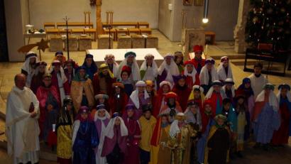 Bild: e
Sie können stolz auf ihr Ergebnis sein: Die Kümmersbrucker Sternsinger erhielten an den vier Tagen, an denen sie auch in Penkhof, Lengenfeld, Moos und Köfering unterwegs waren, mehr als 12.000 Euro.