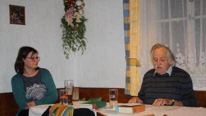 Bild: bjp
Erstmals begrüßte Barbara Müller im Namen der Sektion Speinshart des Heimatvereins Eschenbach die Besucher des Dreikönigsvortrags in Süßenweiger. Referent Johann Ott zeichnete in seinem Vortrag ein Stimmungsbild der Situation der Nordoberpfälzer Landwirte im ausgehenden 19. Jahrhundert.