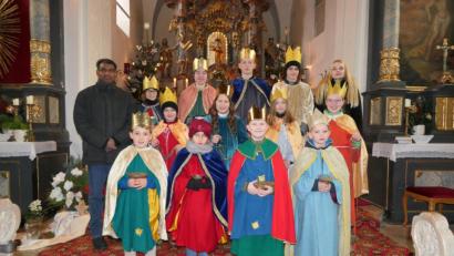 Bild: ils
Die Sternsinger um Oberministrantin Theresia Witt sammeln für den guten Zweck.