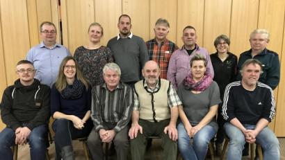 Bild: eig
Die Marktratskandidaten der Freien Wählergemeinschaft: Es sei noch nie so einfach gewesen, die Liste voll zu bekommen, sagt der Vorsitzende Christoph Hösl (vorn, Dritter von rechts).