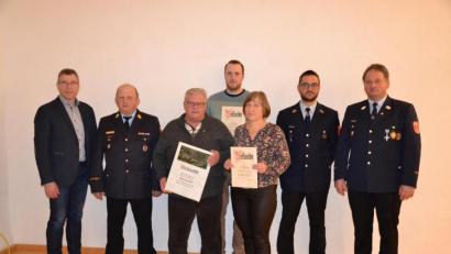 Bild: gi
Den Geehrten gratulierten Bürgermeister Hermann Ach und Kreisbrandinspektor Martin Weig (von links) sowie Kommandant Peter Hartinger und Vorsitzender Kilian Völkl (von rechts).