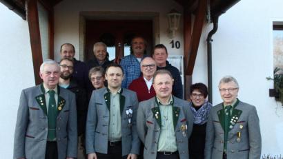 Bild: soj
Viel vorgenommen hat sich der Vorstand des Schützenvereins „Freischütz Grünlas“ zusammen mit dem Vorsitzenden Reinhold Schraml (links) und seinem Stellvertreter Josef Bauer senior (rechts).