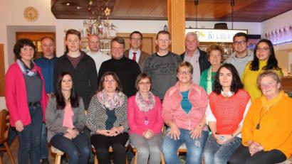 Bild: pi
Mit Gerlinde Janker (stehend, links) an der Spitze geht der SPD-Ortsverein Leuchtenberg in die Kommunalwahlen.