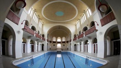 Bild: Daniel Karmann
Innenansicht des stillgelegten Volksbades in Nürnberg.