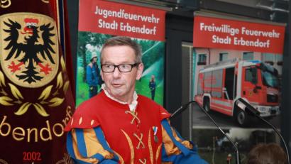 Bild: JOCHEN NEUMANN 
ERBENDORF
Organisatorischer Leiter Kurt Schraml ist stolz aus „seinen“ Spielmannszug, hat aber die eine oder andere Sorgenfalte auf der Stirn. Nachwuchs und neue Gewänder wären nicht schlecht.