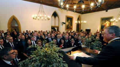 Bild: Stephan Huber
Gut ein halbe Stunde dauerte beim Neujahrsempfang die Rede von OB Michael Cerny, der rund 300 Gäste lauschten.