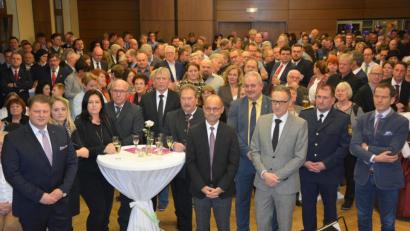 Bild: jr
Prall gefüllt war der Saal des Josefsheims am Samstagabend. „So viele Gäste beim Neujahrsempfang hatten wir noch nie“, meinte Bürgermeister Roland Grillmeier.