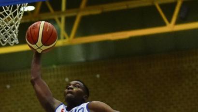 Bild: Alfred Schwarzmeier
19 Punkte steuert Kenneth Walters bei, aber auch er konnte die Niederlage der Hamm Baskets nicht verhindern.