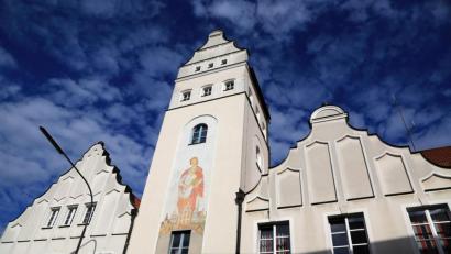 Bild: Gerhard Götz
Soll die Feuerwache zum Kulturhaus werden? Der Standort - in der Nähe von Regionalbibliothek, Keramikmuseum, VHS, Seniorenzentrum und Musikschule - hätte seinen Reiz.