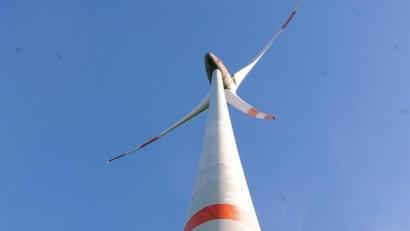 Bild: gf
Wenn die Bürger einbezogen werden, gibt es wenig Probleme beim Thema Windkraft im Landkreis: Aufgrund dieser Erfahrung glaubt Landrat Richard Reisinger, dass es in diesem Bereich der erneuerbaren Energien durchaus noch weiteres Potenzial in Amberg-Sulzbach gibt.