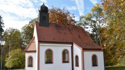 Bild: no
Blick auf die St.-Johannes-Kapelle im herbstlichen Umfeld.