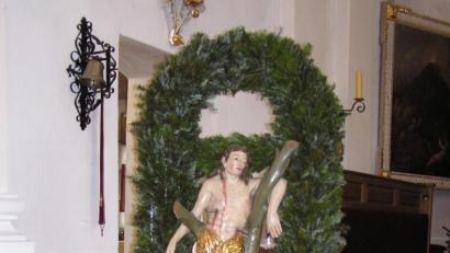 Bild: amö
Die Statue des heiligen Sebastian in der Winklarner Pfarrkirche. Am Namenstag des Heiligen wird sie um den Marktplatz getragen.