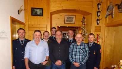 Bild: Willi Schreiber/exb
Langjährige Mitglieder der Feuerwehr Ellenfeld wurden bei der Generalversammlung geehrt (von links): Zweiter Vorsitzender Wolfgang Lindner, Wolfgang Fischer, Bürgermeister Alfred Stier, Zweiter Kommandant Thomas Ulrich, Gerhard Schreiber, Vorsitzender Markus Gmeiner, Willi Schreiber sowie Kommandant Josef Richtmann.