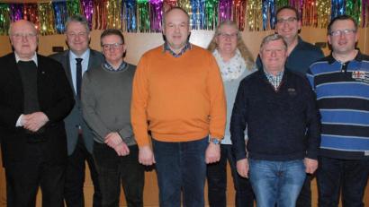 Bild: sche
Bei der Mesnervereinigung Amberg-Sulzbach-Schwandorf wurde der Vorstand neu gewählt (von links): Präses Pfarrer Konrad Kummer, Landrat Richard Reisinger, Dietmar Meier, Rudi Gehr, Simone Wonneberger, Wilhelm Birner, Christian Pechtl und Josef Beer.