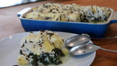 Bild: Gabi Schönberger
Fisch, Reis, Spinat und Ananas werden in diesem Gratin von OWZ-Küchenchef Michael Schiffer zusammengeführt.