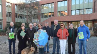 Bild: Kunz
Die Grünen reichen ihre Wahlunterlagen im Neuen Rathaus ein.