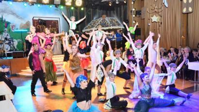 Bild: fjo
Die erste Ballnacht des Vohenstraußer Faschingsvereins gipfelt in einer sagenhaften Mitternachtsshow rund um das neu ausgegebene Motto "Es war einmal - Märchen neu vertanzt".
