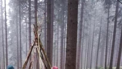 Bild: ld
Bau eines Tippis im Waldkinderkindergarten