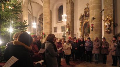 Bild: jzk
Andächtig beteten die Gläubigen beider Konfessionen das „Gebet des Herrn“ am Ende des ökumenischen Abendgebets zur Wochenmitte in der Stadtpfarrkirche.