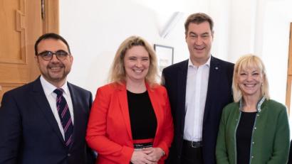 Bild: Peter Kneffel/dpa
Klaus Holetschek, Kerstin Schreyer, Markus Söder und Carolina Trautner am letzten Tag der Klausurtagung der CSU-Landtagsfraktion.