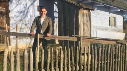 Bild: ihl
Es sind die kleinen Gebäude, die es Tobias Hammerl angetan haben, zum Beispiel das Hirtenhaus im Stiftlanddorf des Freilandmuseums.