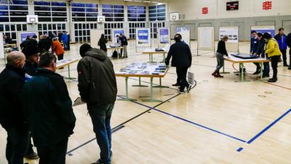 Bild: Hösamer
Zum Tennet-Bürgerforum zum Süd-Ost-Link in der Landgraf-Ulrich-Halle am Donnerstag waren potenziell betroffene Eigentümer persönlich geladen. Aber auch weitere Bürger informierten sich.