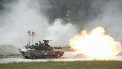 Archivbild: U.S. Army Photo/Kevin S. Abel
Auf dem Truppenübungsplatz Grafenwöhr läuft derzeit die Übung „Combined Resolve“. Dabei schießen wie im Jahr 2018 (Bild) bei der „Strong Europe Tank Challenge“ auch amerikanische Panzer.