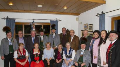 Bild: exb
Die Mitglieder des Almrausch-Vereins haben einen neuen Vorstand.