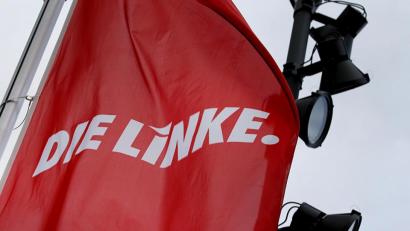 Bild: Oliver Berg/dpa
Fahne der Linkspartei.