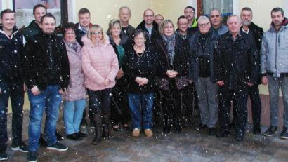 Bild: ld
Keineswegs Schnee von gestern, absolut Neuschnee ist die wiederbelebte FWG. Die Stimmung war auch nicht frostig, eher war das Gegenteil der Fall. Nach der Nominierung stellten sich die Kandidaten optimistisch zum Gruppenfoto.