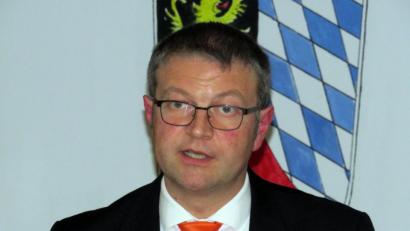 Bild: exb
Der Bau des Süd-Ost-Links sei für gewisse Konzern eine "Gelddruckmaschine" geworden, kritisiert Hans Martin Grötsch.