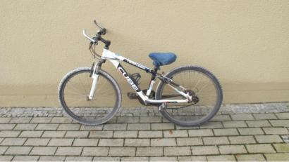 Bild: exb/Polizei
Drei Fahrräder stellte die Polizei bei einer Durchsuchung sicher.