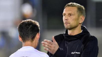 Bild: af
Andreas Scheler (rechts) trainiert die Spieler der SpVgg SV Weiden auch in der Saison 2020/21. Die Vertragsverlängerung gab der Verein am Dienstag bekannt.