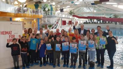 Bild: exb
Die Siegerehrung des Schwimmlern-Wettbewerbs für Grundschulen fällt traditionell mit dem Startschuss des Wettbewerbs 2020 zusammen.