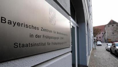 Bild: Stephan Huber
In der Regierungsstraße in Amberg (im Hintergrund das Landratsamt) hatte die Vorhut des Staatsinstituts für Frühpädagogik eine vorübergehende Bleibe gefunden.