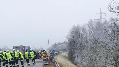 Bild: blm
Auf der A 6 kommt es am Mittwochvormittag kurz nach der Auffahrt Ursensollen zu einem Unfall.