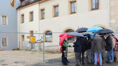 Bild: dwi
Die Liste Amberg bei einem Ortstermin am Bürgerspitalgelände im Dezember: Die neue Wählergruppierung hat die nötigen Unterstützerunterschriften zusammen und kann voraussichtlich bei der Stadtratswahl antreten.