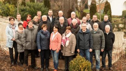 Bild: exb
Die Unabhängige Wählergemeinschaft (UWG) Ammerthal hat ihre Kandidaten für die Kommunalwahl nominiert. Neben Bürgermeisterin Alexandra Sitter (vorne Mitte) gehen im März viele weitere Frauen an den Start.