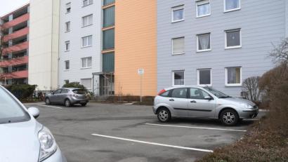 Bild: Gabi Schönberger
Wer ein Haus baut, braucht auch Stellplätze. Wie viele genau beim sozialen Wohnungsbau nötig sind, darüber befand der Stadtrat nun neu.