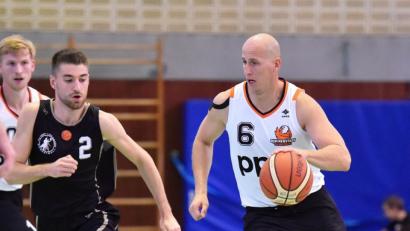 Bild: af
Auch eine stark Leistung der DJK-Center (am Ball Ondrej Stych ) konnte die deutliche 67:95-Niederlage nicht verhindern.