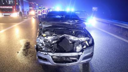 Bild: Verkehrspolizei Amberg/exb
Bei der Anschlusstelle Wernberg-Ost auf der A 6 prallte ein Pkw in einen Lkw. Der dichte Nebel beeinträchtigte die Sicht des Autofahrers.