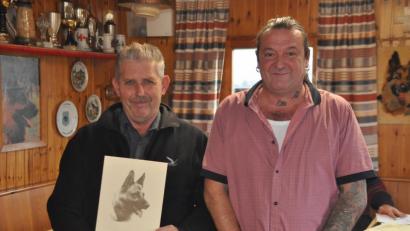 Bild: ak
Mit Urkunde dankte Vorsitzender Stefan Winkler seinem bisherigen Stellvertreter Heinz Zucker (von rechts) für 25 Jahre Treue.