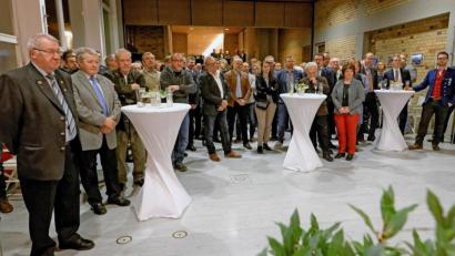 Bild: sche
Groß ist die Schar der geladenen Gäste beim Neujahrsempfang der Gemeinde Freudenberg.