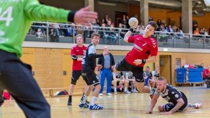 Bild: Günter Uschold (gud)
Jannik Uschold steuerte 5 Treffer zum 29:29 Unentschieden der HV Herren gegen den ASV Cham II bei