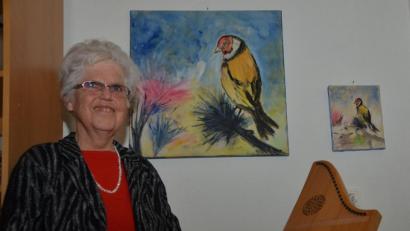 Bild: dob
Gisela Maiers Passion sind das Malen oder Veeh-Harfe spielen. Ihre Leidenschaften haben ihr über so manche Tiefschläge hinweggeholfen.