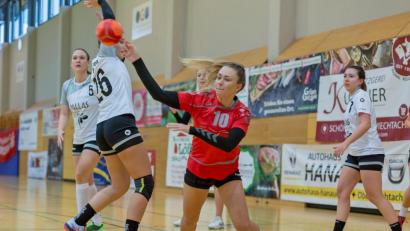 Bild: Günter Uschold (gud)
Carina Hauser (HV) konnte sich beim 28:22 Erfolg gegen den HC Weiden vier Mal in die Torschützenliste eintragen.