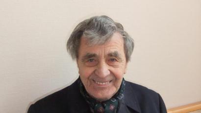 Bild: gm
Josef Westiner immer humorvoll – auch am Tag seines 80. Geburtstags. Neben der Gemeinde gratulierten Feuerwehr und Pfarrei mit Präsent.